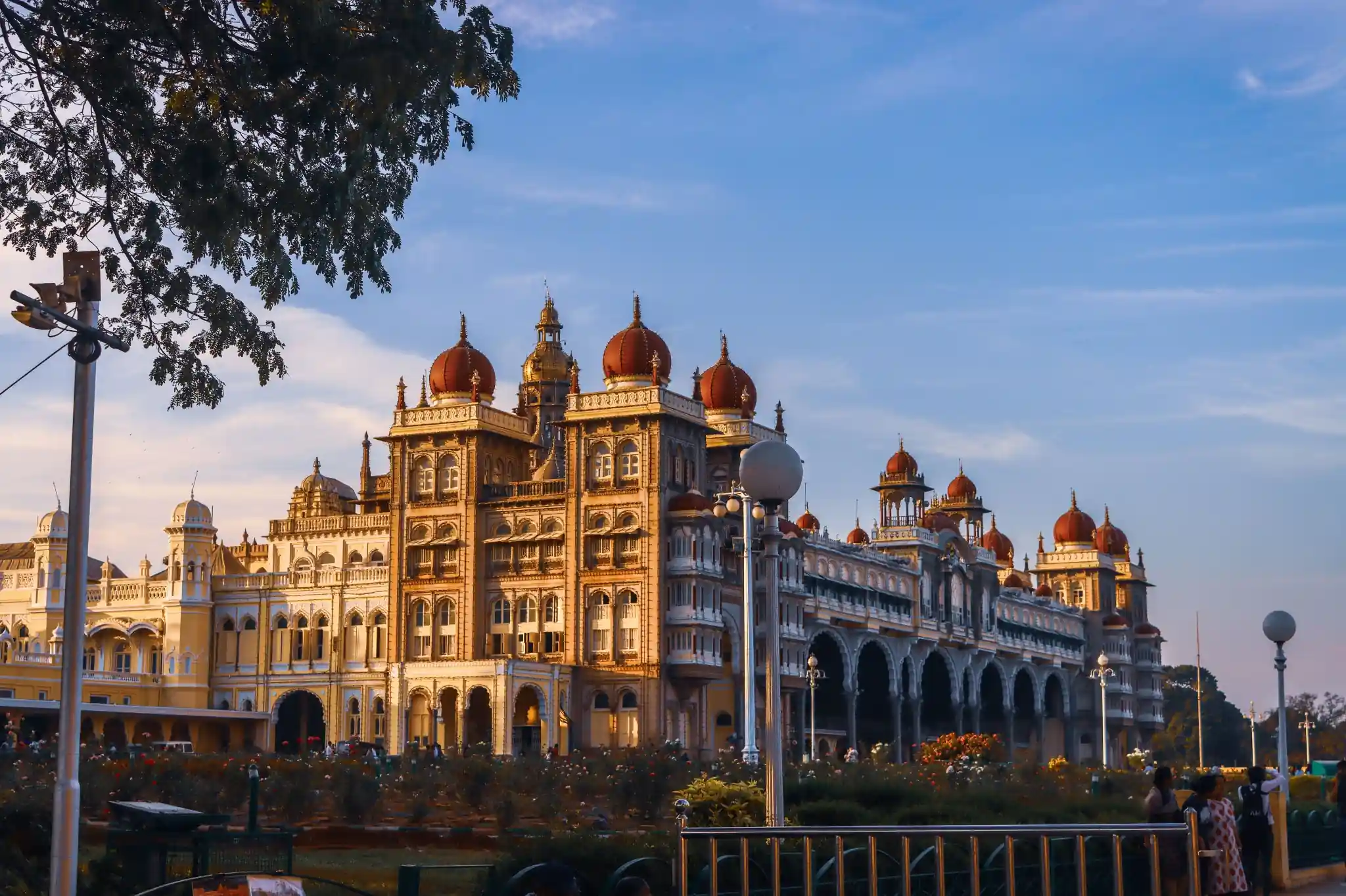 Complete Karnataka Grand Tour – 7 Nights / 8 Days family package to Karnataka