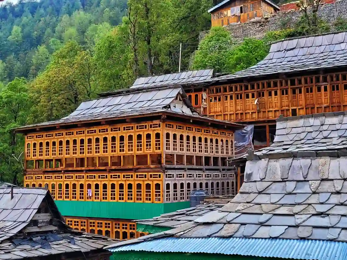Jibhi, Tirthan Valley & Jalori Pass Tour Package – 4 Nights / 5 Days nature package to Himachal Pradesh
