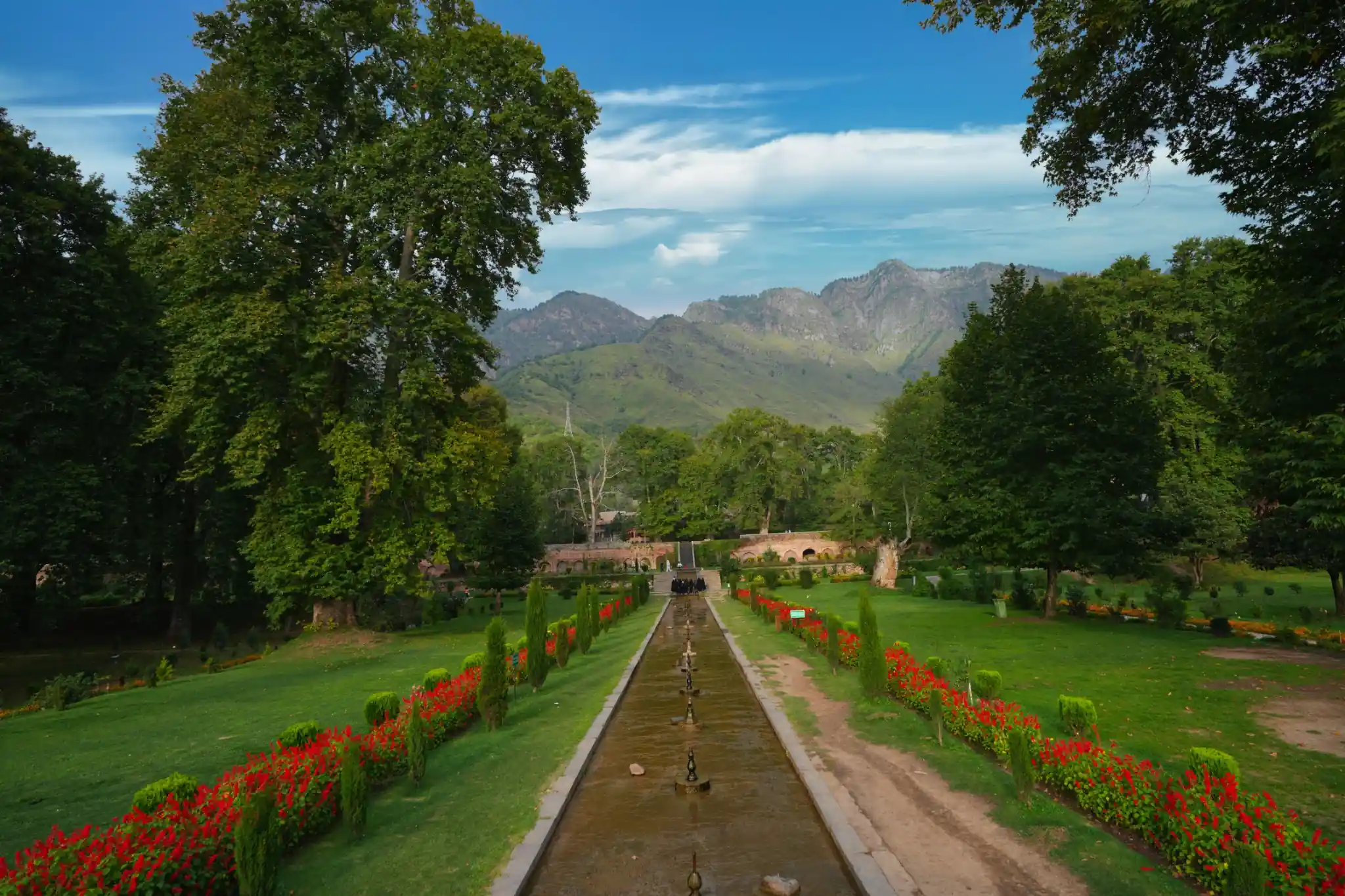Kashmir Grand Tour Package – 6 Nights / 7 Days honeymoon package to Jammu & Kashmir
