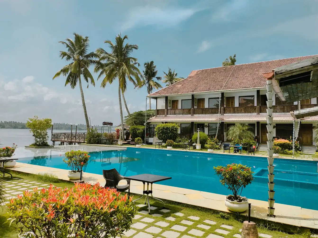 Kerala Luxury Tour Package – 6 Nights / 7 Days luxury package to Kerala