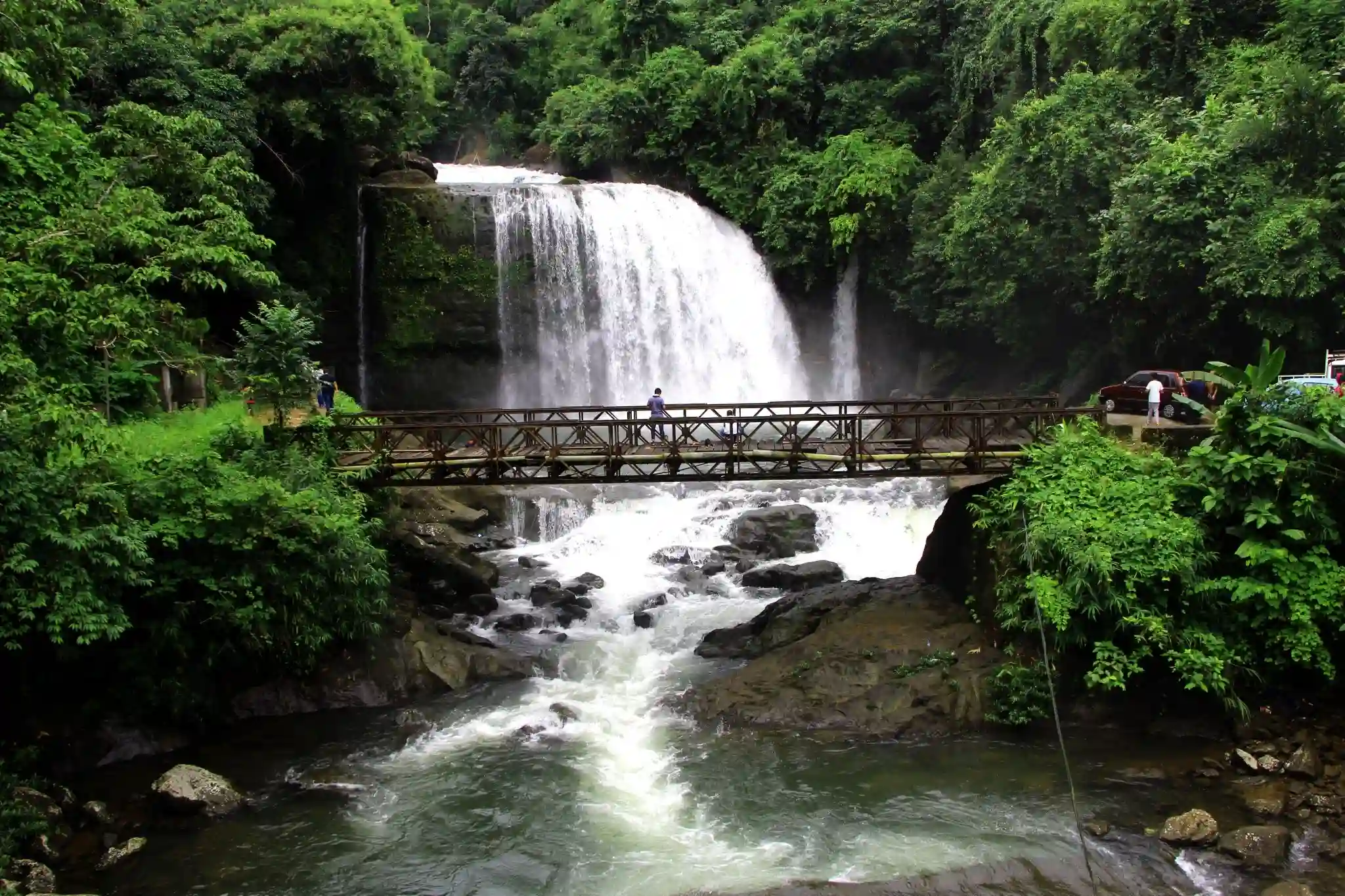 Meghalaya Grand Tour – 7 Nights / 8 Days family package to Meghalaya